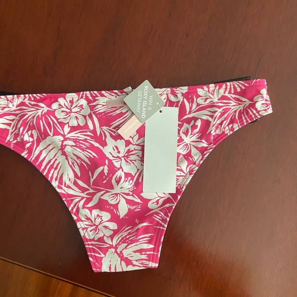 Pink Bottoms - Picture 4 of 6